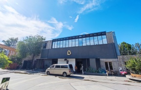 皇包车大院出租